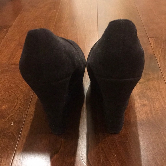 Black Suede Target Wedges - Picture 4 of 5